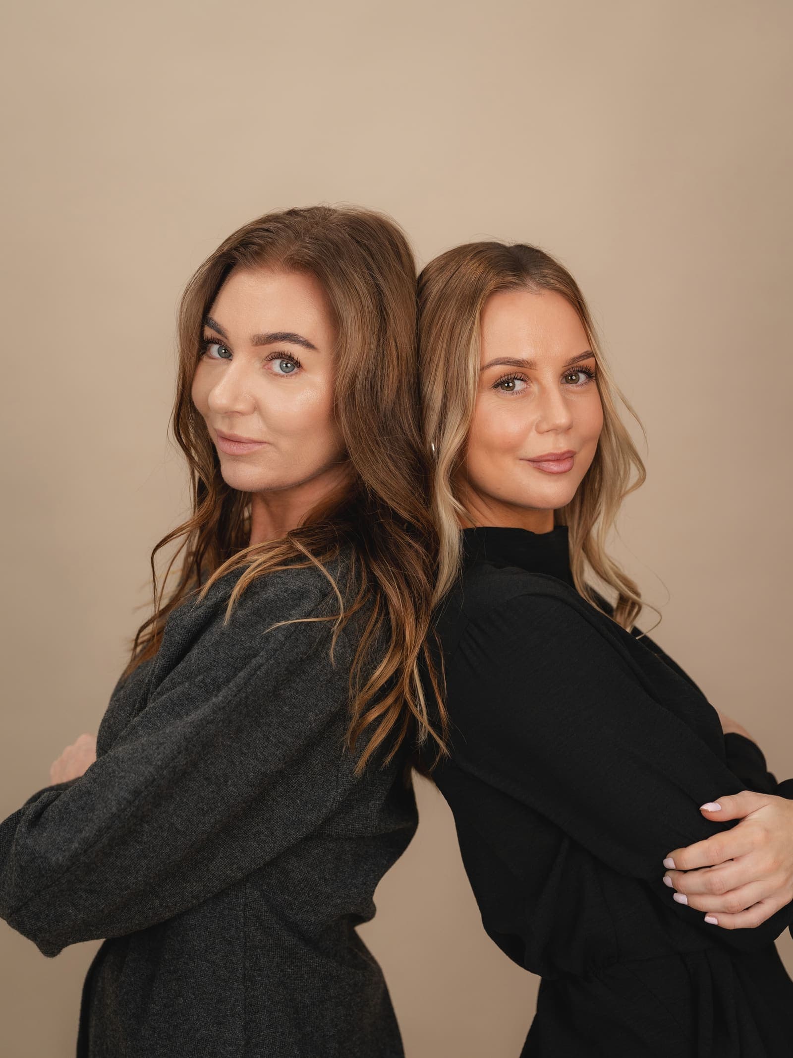 Evilin och Josefin, grundare av JEIS Redovisning